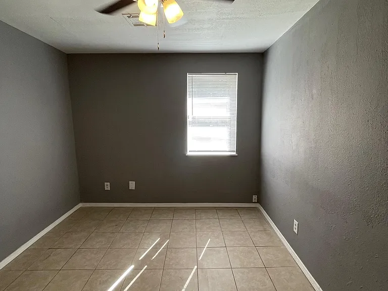 1240 E Fay St — Photo 7