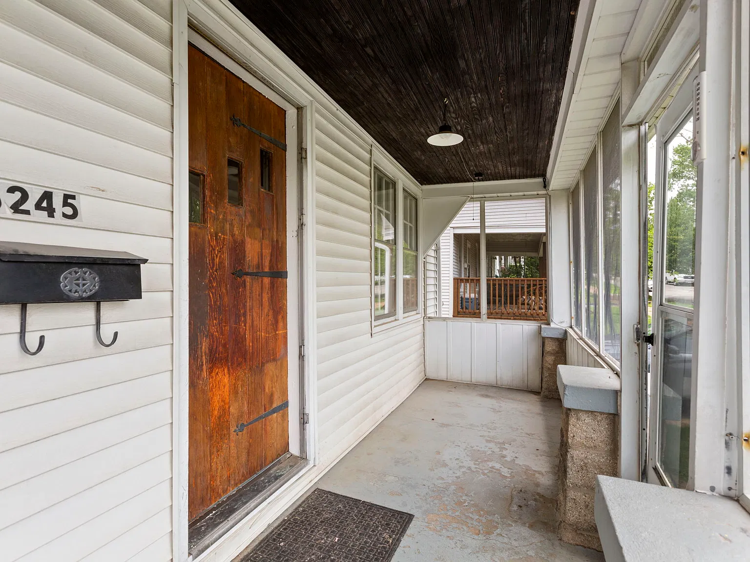 2 bed, 900 sqft, $1,600 — Photo 2