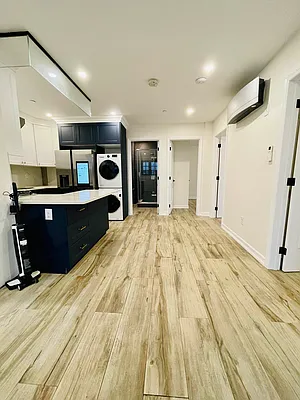 Rented by E Realty International Corp | media 22