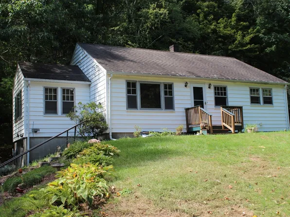 390 Worcester Rd, Barre, MA 01005