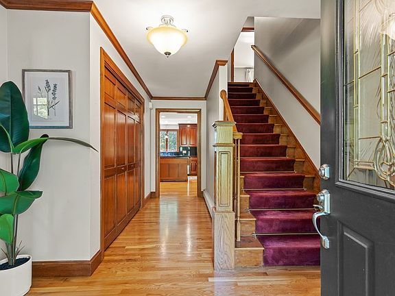 3rd image of 51 Fuller Pl