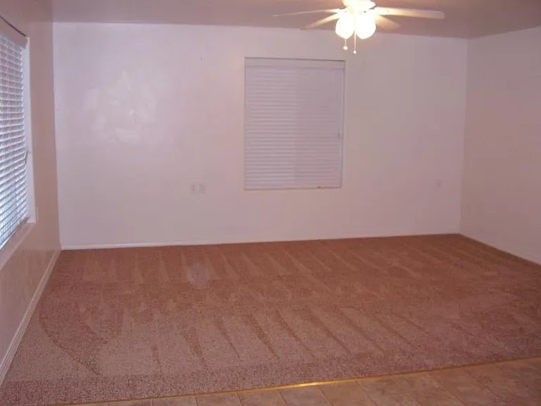 2832 Hunters Loop #C — Photo 3