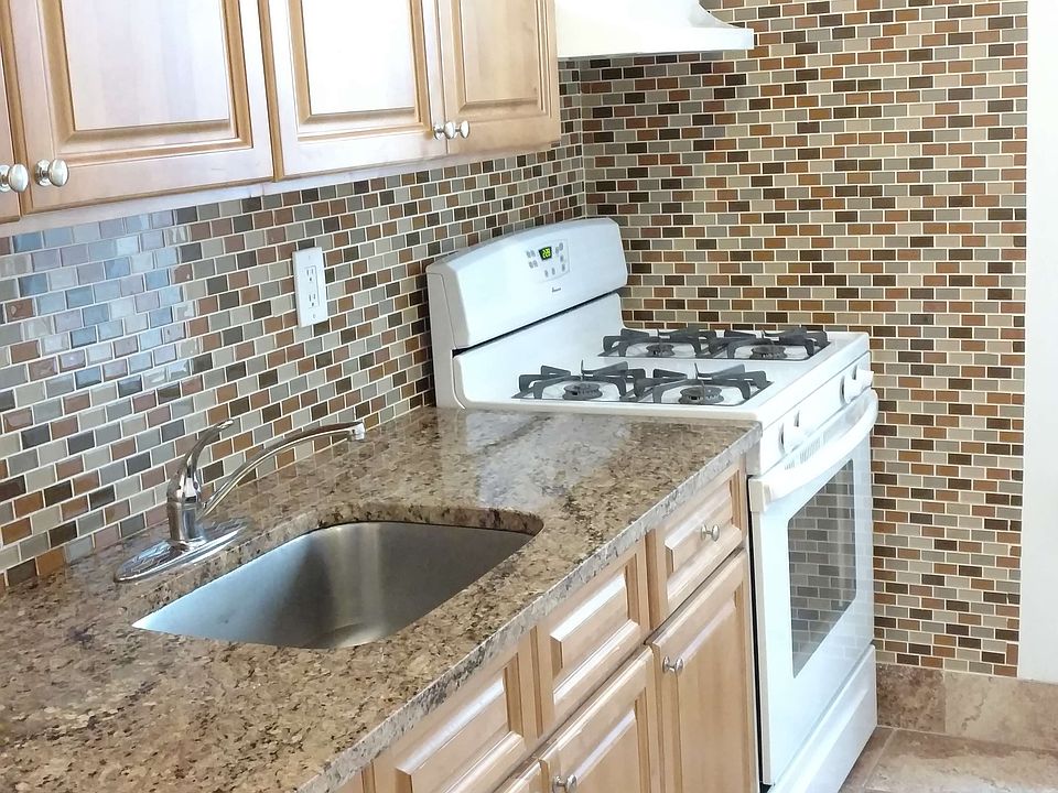 1st image of 2568 37th St APT 1