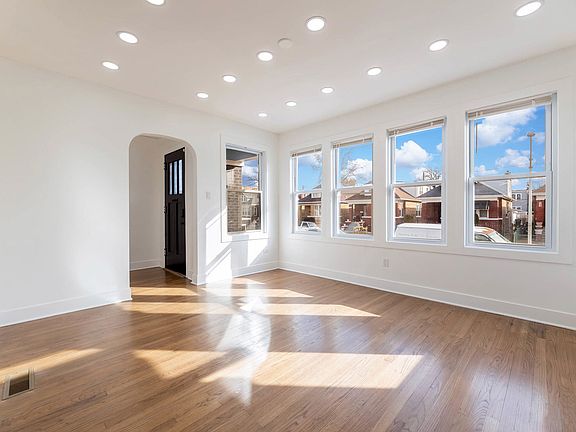 3rd image of 6742 S Carpenter St