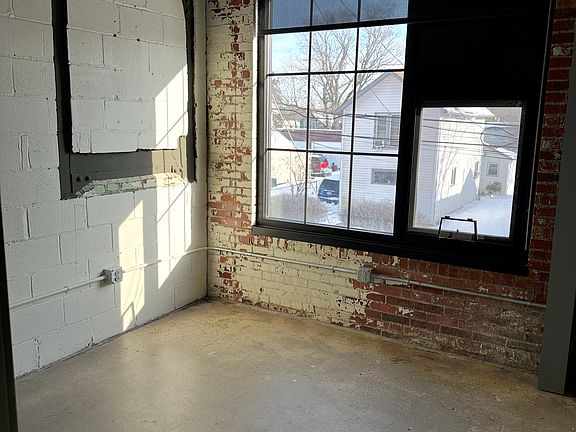 5th image of 150 Jefferson St #17