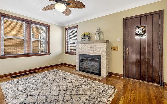 4th image of 736 Cumberland Dr