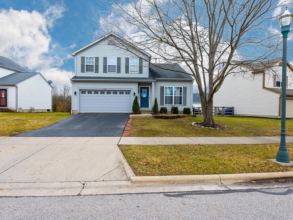 1st image of 141 Lantern Chase Dr