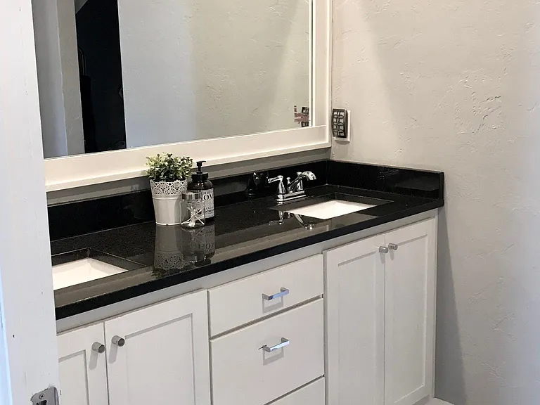 1805 W Park Pl — Photo 8