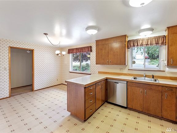 3rd image of 16415 4th Ave NE