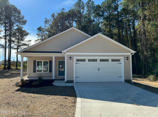 1752 Cardinal Dr, Deep Run, NC 28525