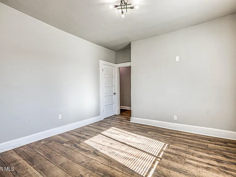 3622 Douglas Ave #5 — Photo 15