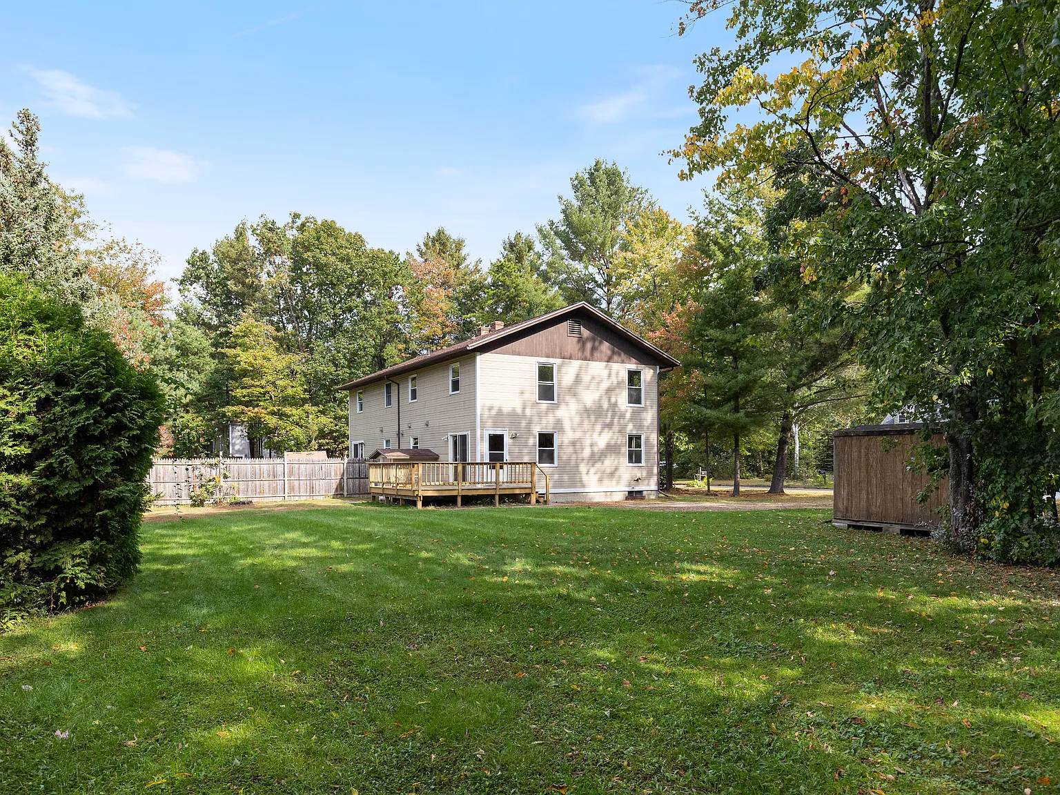 250 Grey Birch Dr — Photo 3