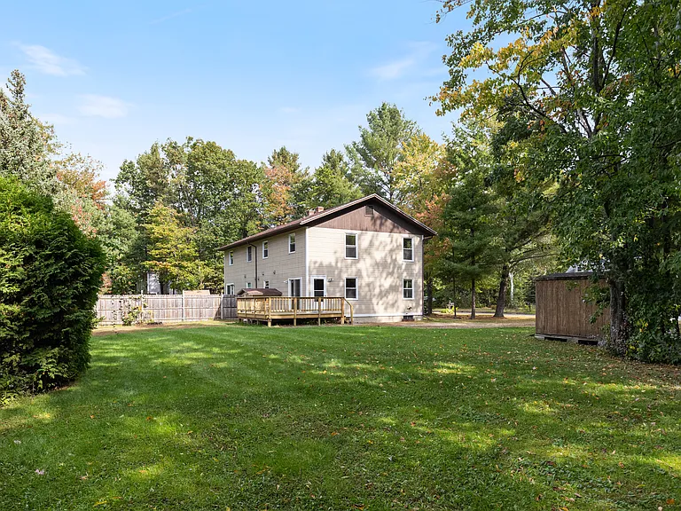 250 Grey Birch Dr — Photo 3