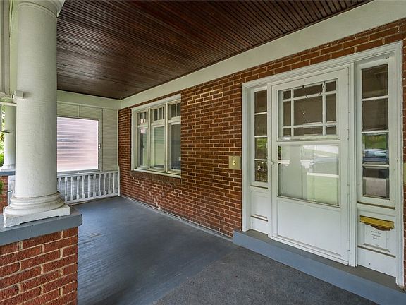 3rd image of 239 Barth Ave