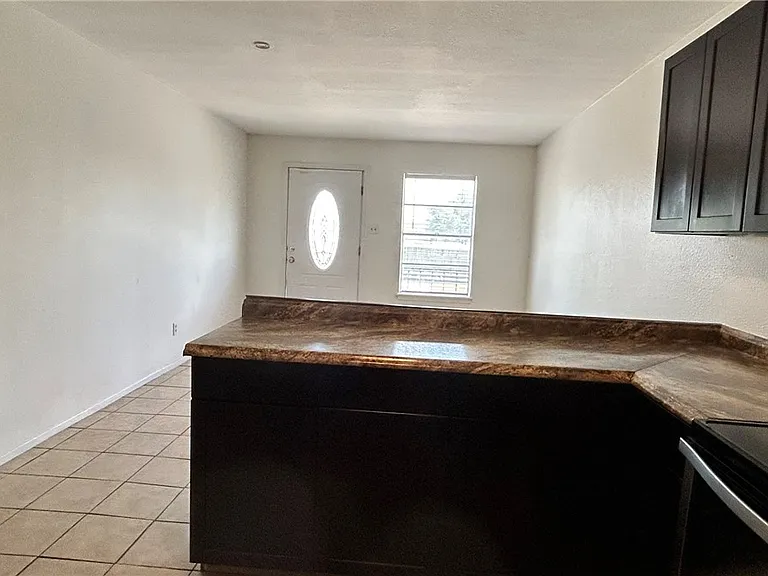 1004 Austin St #9 — Photo 9