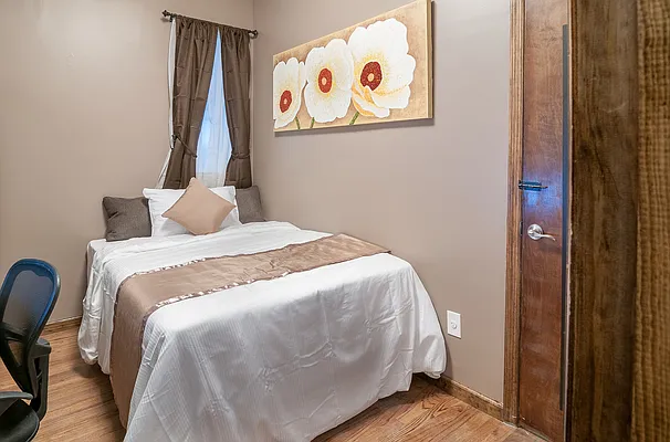 Rented by Townhouse Apartments | media 4