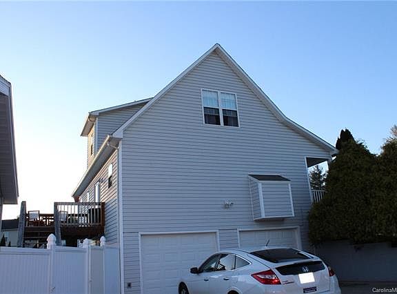 2nd image of 108 S River Glen Dr