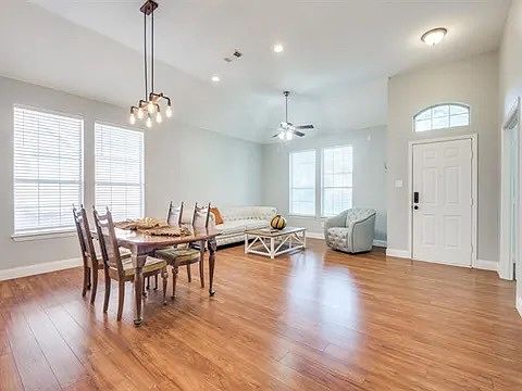 3rd image of 1368 Wentworth Dr