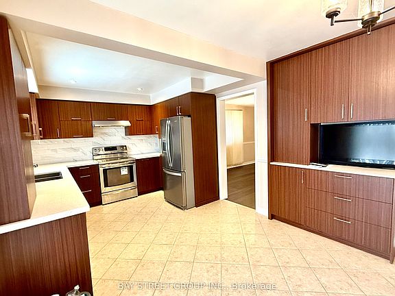 3rd image of 4497 Longmoor Rd