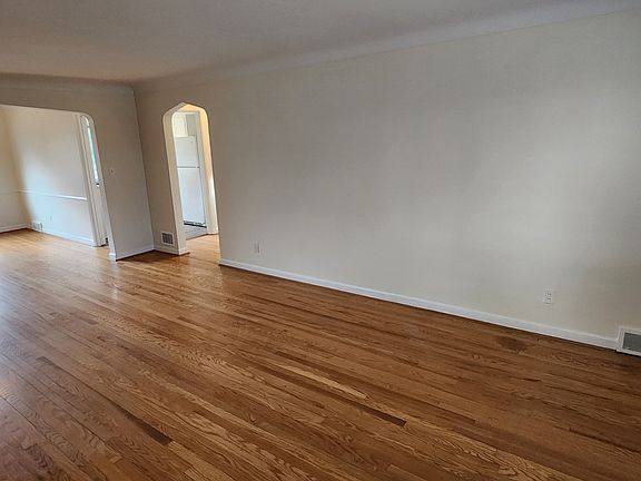 2nd image of 1106 Covedale Ave Unit 2