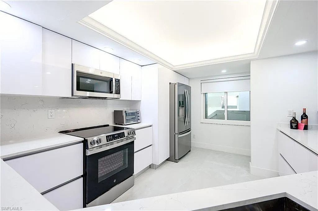3 bed, 2.0 bath, 1450 sqft, $7,500 — Photo 3