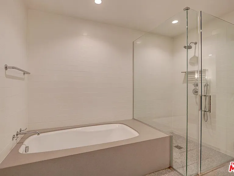 10777 Wilshire Blvd #210 — Photo 8