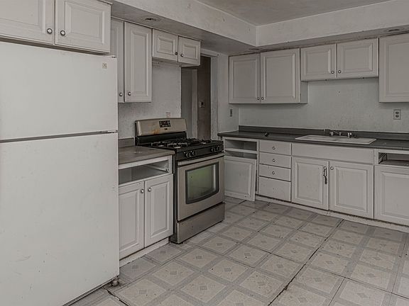 4th image of 1120 Ogilby Rd