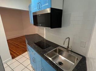 236 S 45th St #3R, Philadelphia, PA 19104