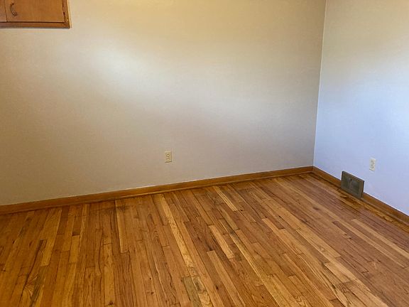5th image of 3101 Elmwood Ave #B
