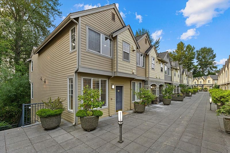2nd image of 9217 122nd Court NE #112