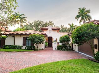 300 Coffee Pot Riviera NE, Saint Petersburg, FL 33704