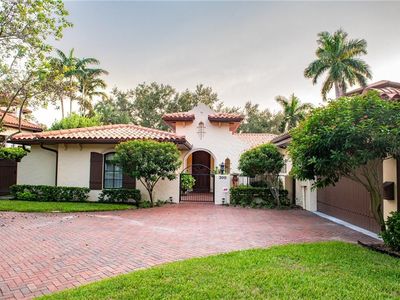 300 Coffee Pot Riviera NE, Saint Petersburg, FL, 33704