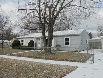 1st image of 611 W Brown St