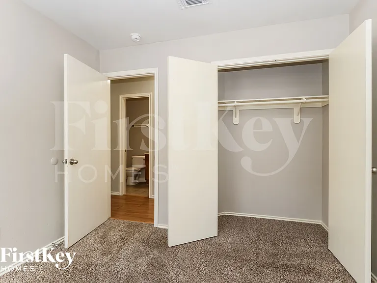 7919 Raven Creek Ln — Photo 14