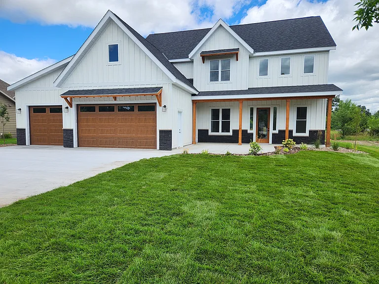 6624 Captains Cir NW — Photo 1