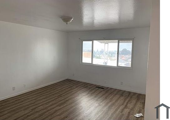 3rd image of 7884 Ney Ave
