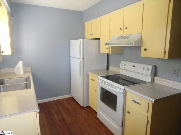 3rd image of 51 Briarrun Pl