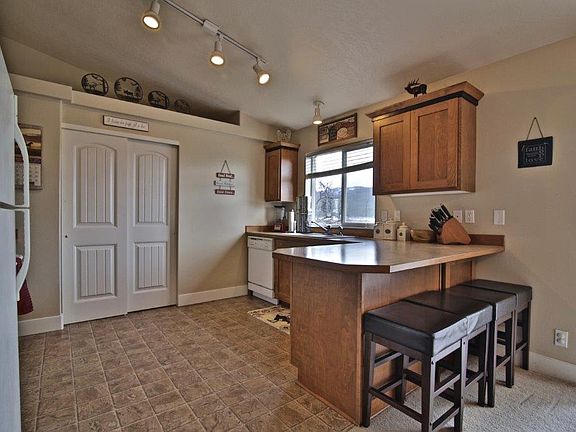 5th image of 253 N Silkwood Dr