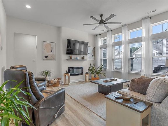 5th image of 1301 Acadian Dr #D