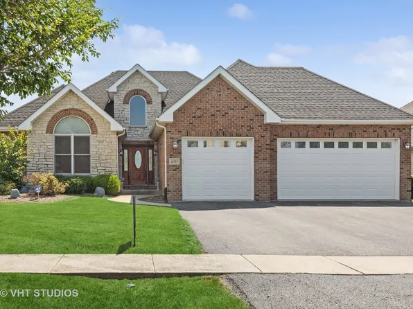 1035 Redbud Ave, Beecher, IL 60401