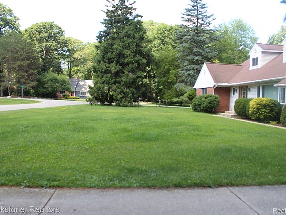 3rd image of 4440 Marquis Ln