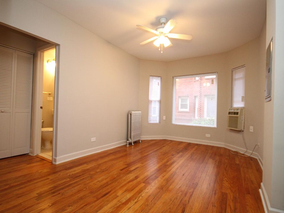1st image of 1338.5 W Argyle St #3S