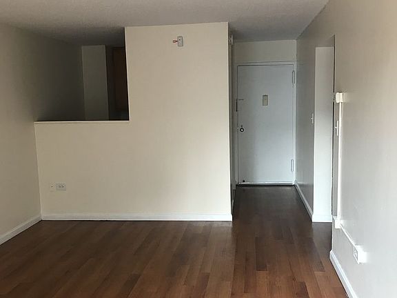 3rd image of 546 Main St APT 306