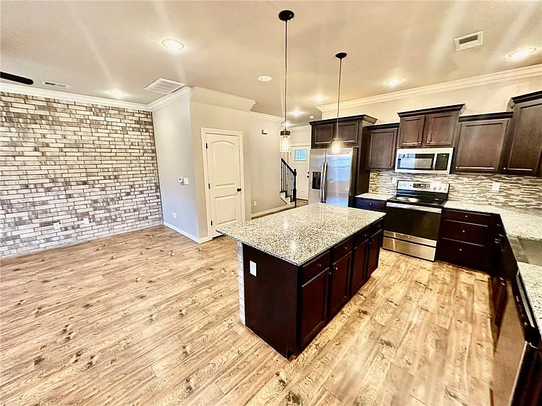186 Old Farmington Rd — Photo 28