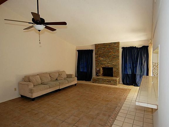 4th image of 7511 Harpers Glen Ln