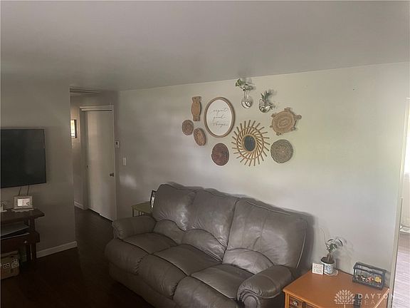 5th image of 212 Marilee Dr