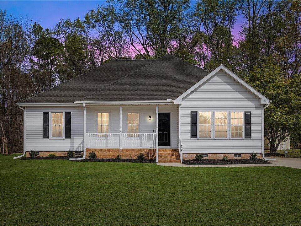 1st image of 209 Hunters Farm Dr