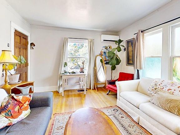 5th image of 2109 Gold Ave SE