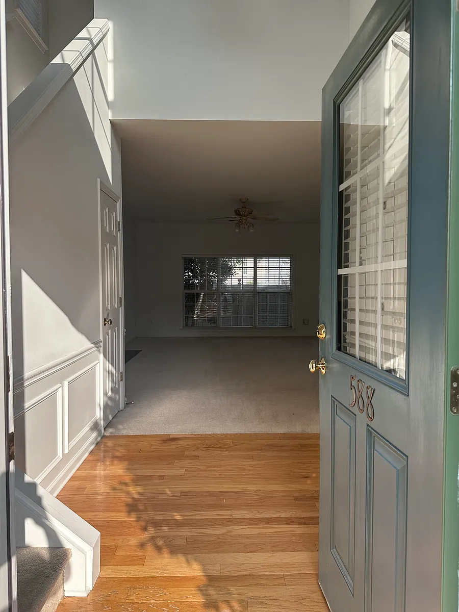 Building Photo - 588 Wendlebury Ct