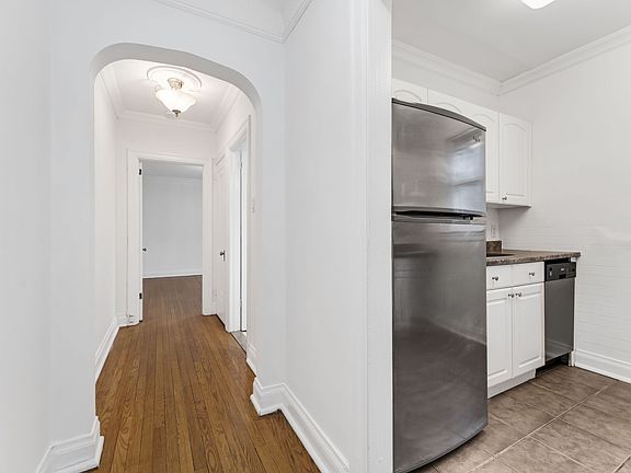 3rd image of 235 Charlotte St #50134A-27